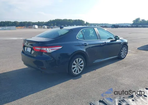 2020 Toyota Camry Le Awd z USA, uszkodzony, nr VIN 4T1C11BK1LU004968